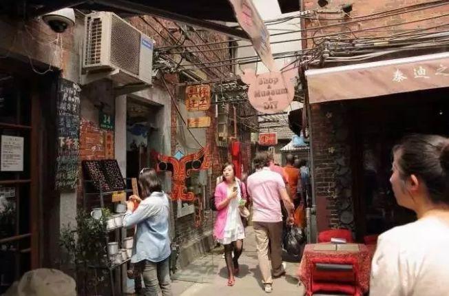 王者体验服视角大调整揭秘，巷弄深处隐藏小店的探秘之旅