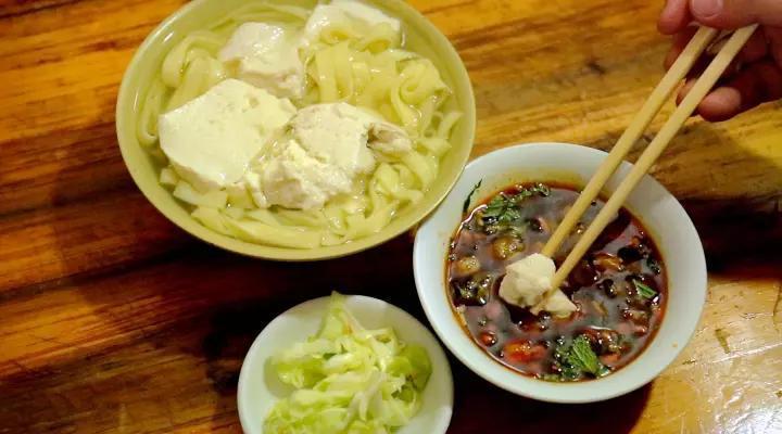美国疫情最新动态与巷弄中的隐秘美味，揭秘美国疫情下的美食生活