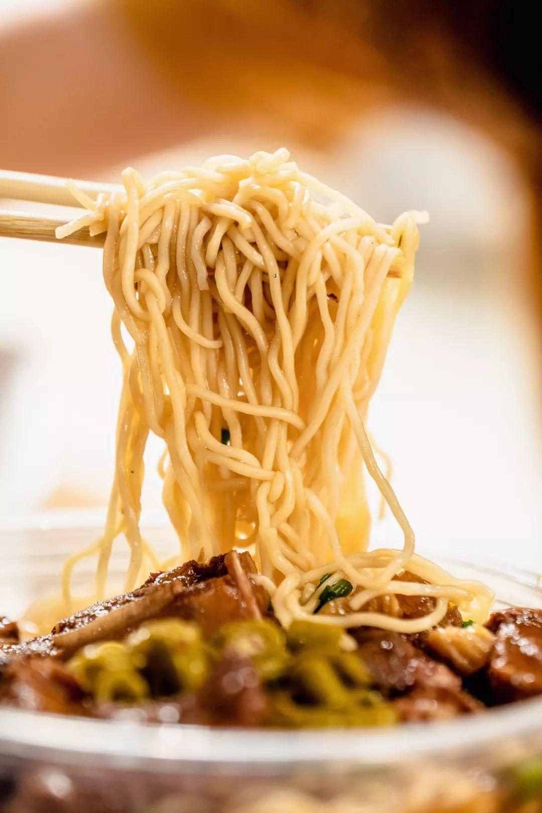 詹姆斯哈登最新声明与小巷里的秘密美食天堂揭秘