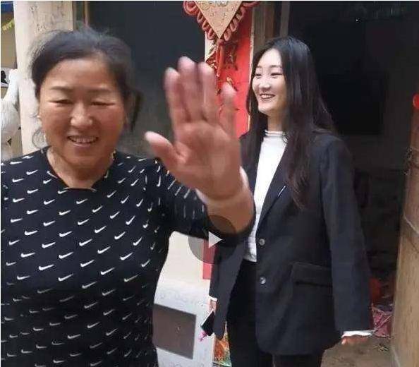 大衣哥儿子媳妇励志故事，学习与成长最新视频回顾
