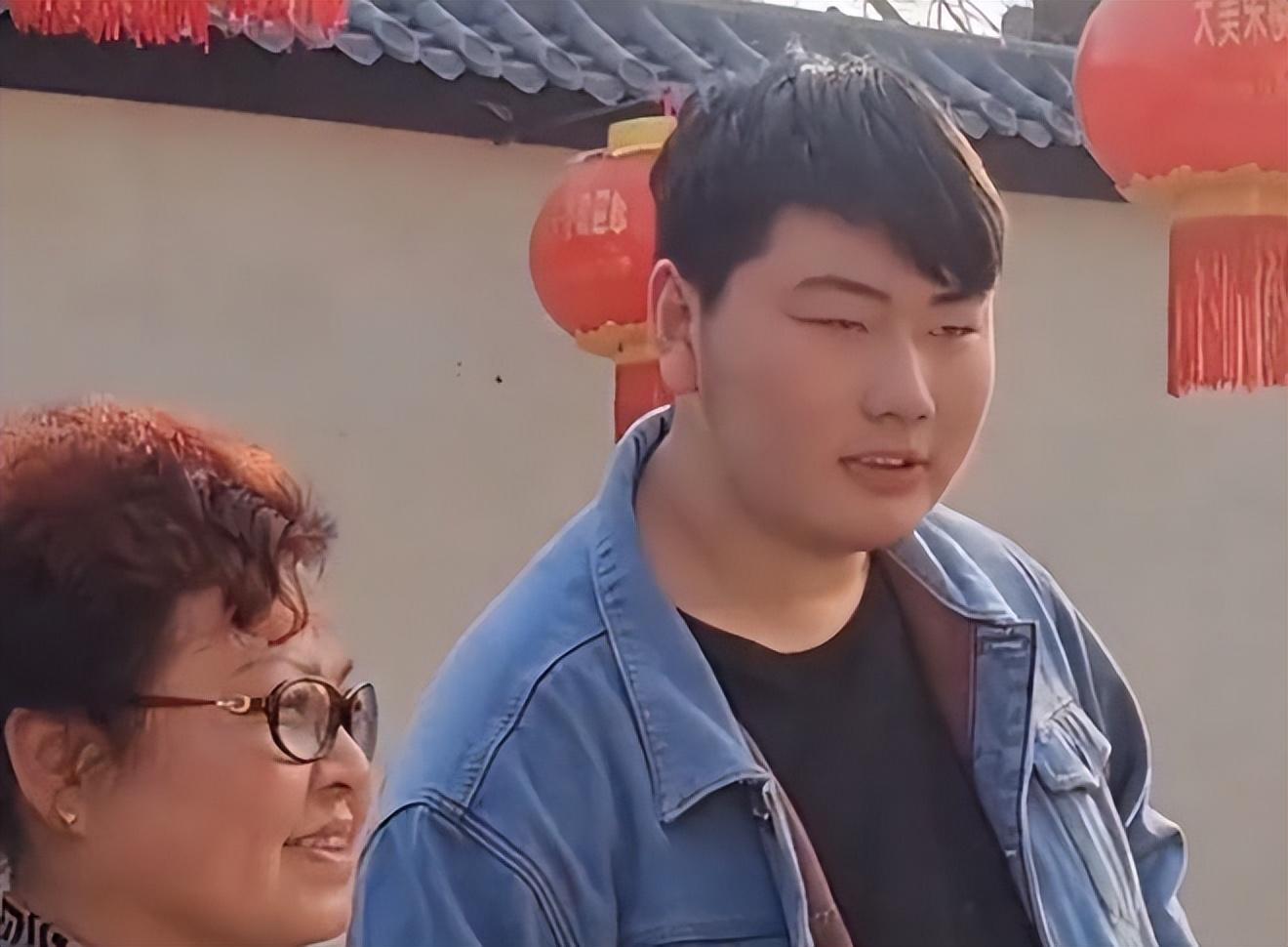 大衣哥儿媳与儿子的最新动态更新