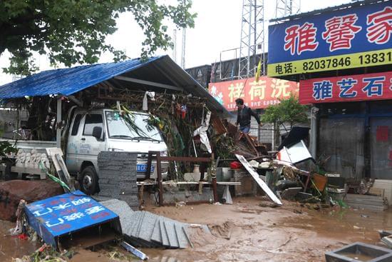 石家庄大暴雨背后的故事，小巷特色风情与一家店的独特经历