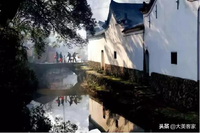 饥荒手机最新版，小巷美食秘境探险之旅