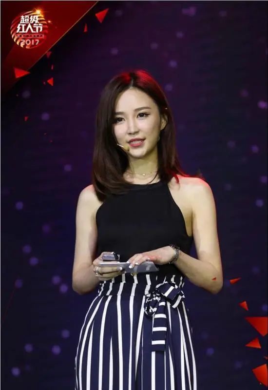 吉泽明步，演艺界的闪耀新星崛起与影响力