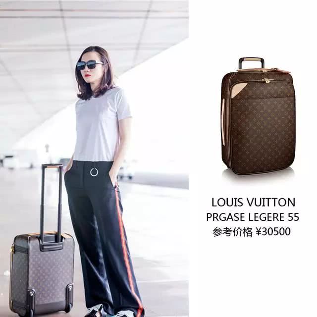 香奈儿最新款包包，自然美景之旅的时尚探索